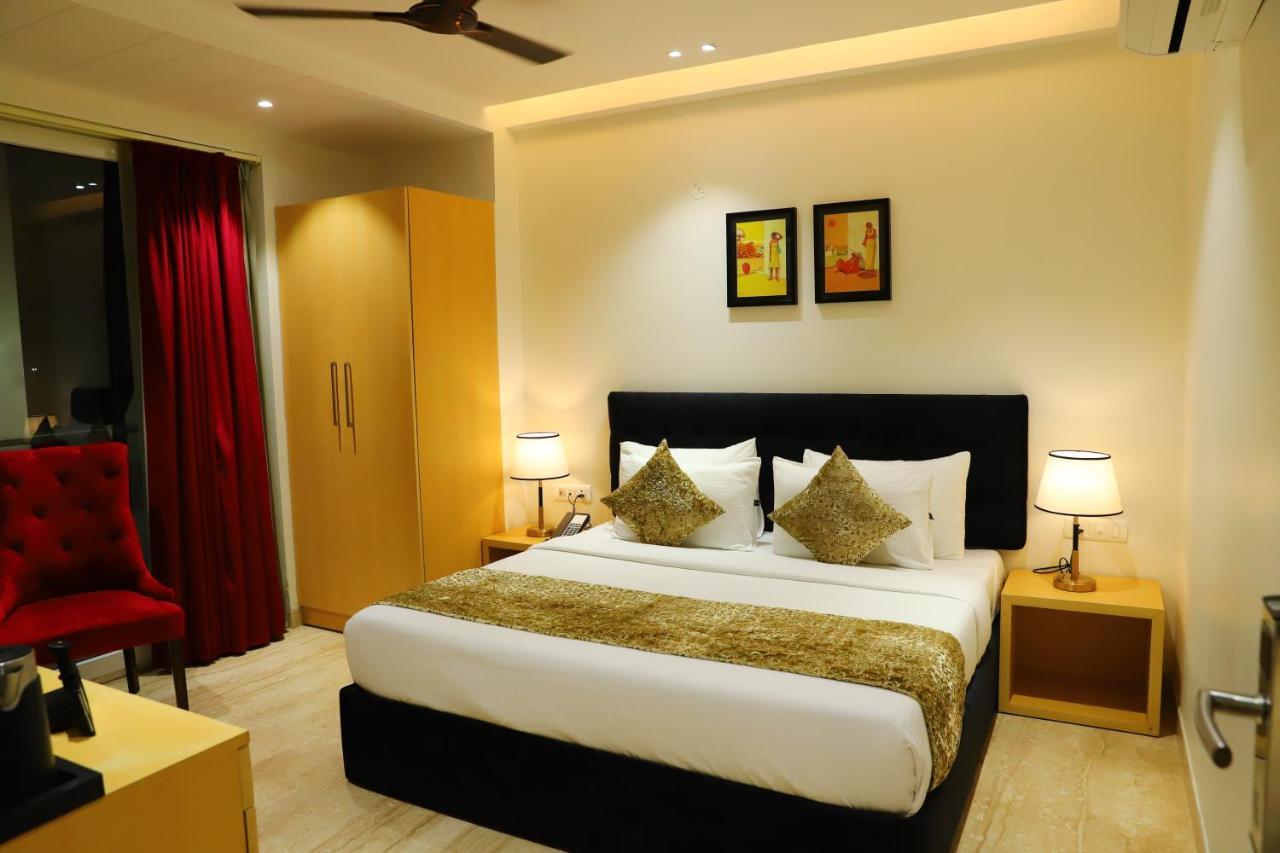 ניו דלהי Hotel Malbork Inn Rajouri Garden Delhi - Couple Friendly Local Ids Accepted מראה חיצוני תמונה