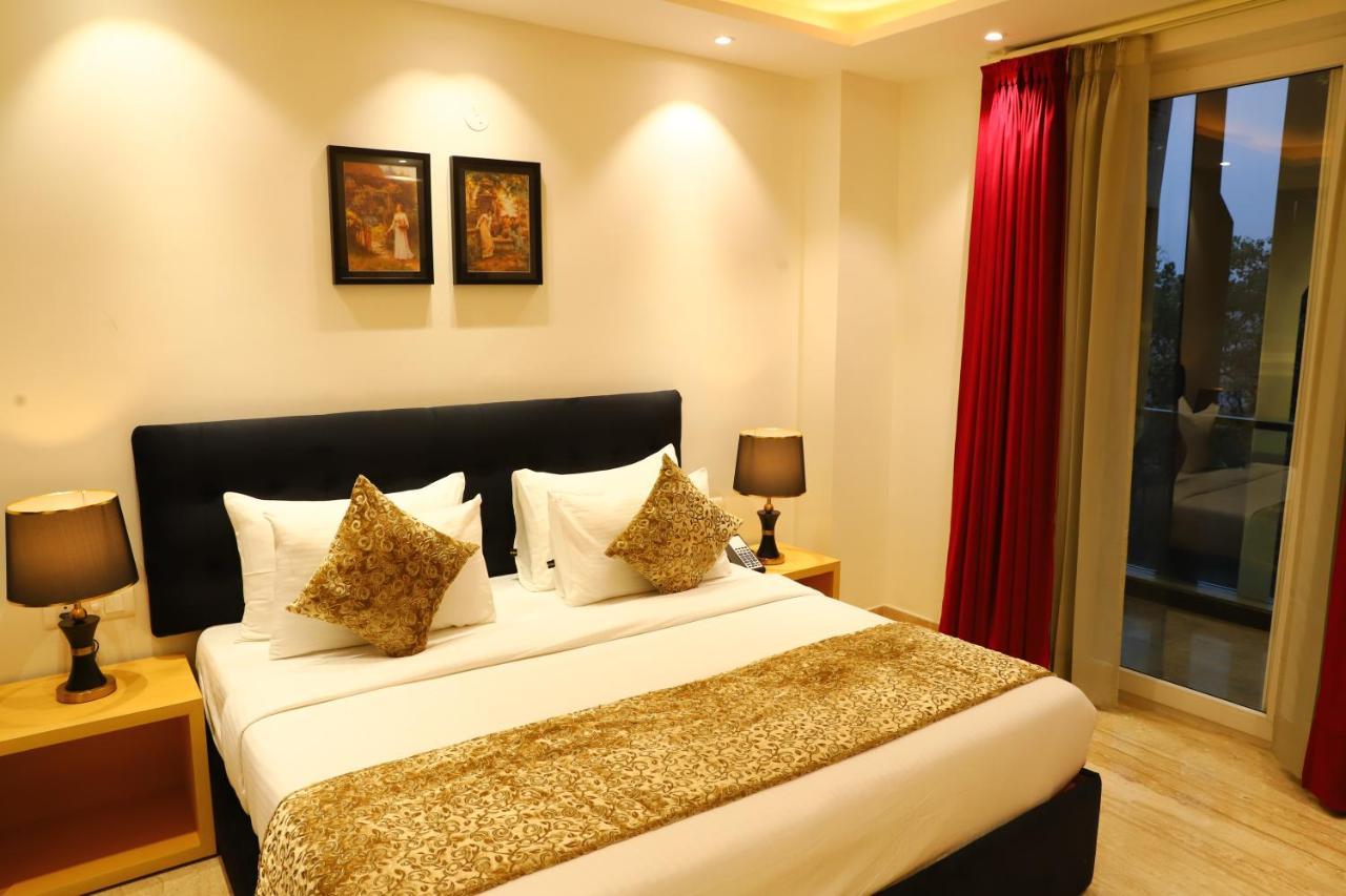 ניו דלהי Hotel Malbork Inn Rajouri Garden Delhi - Couple Friendly Local Ids Accepted מראה חיצוני תמונה