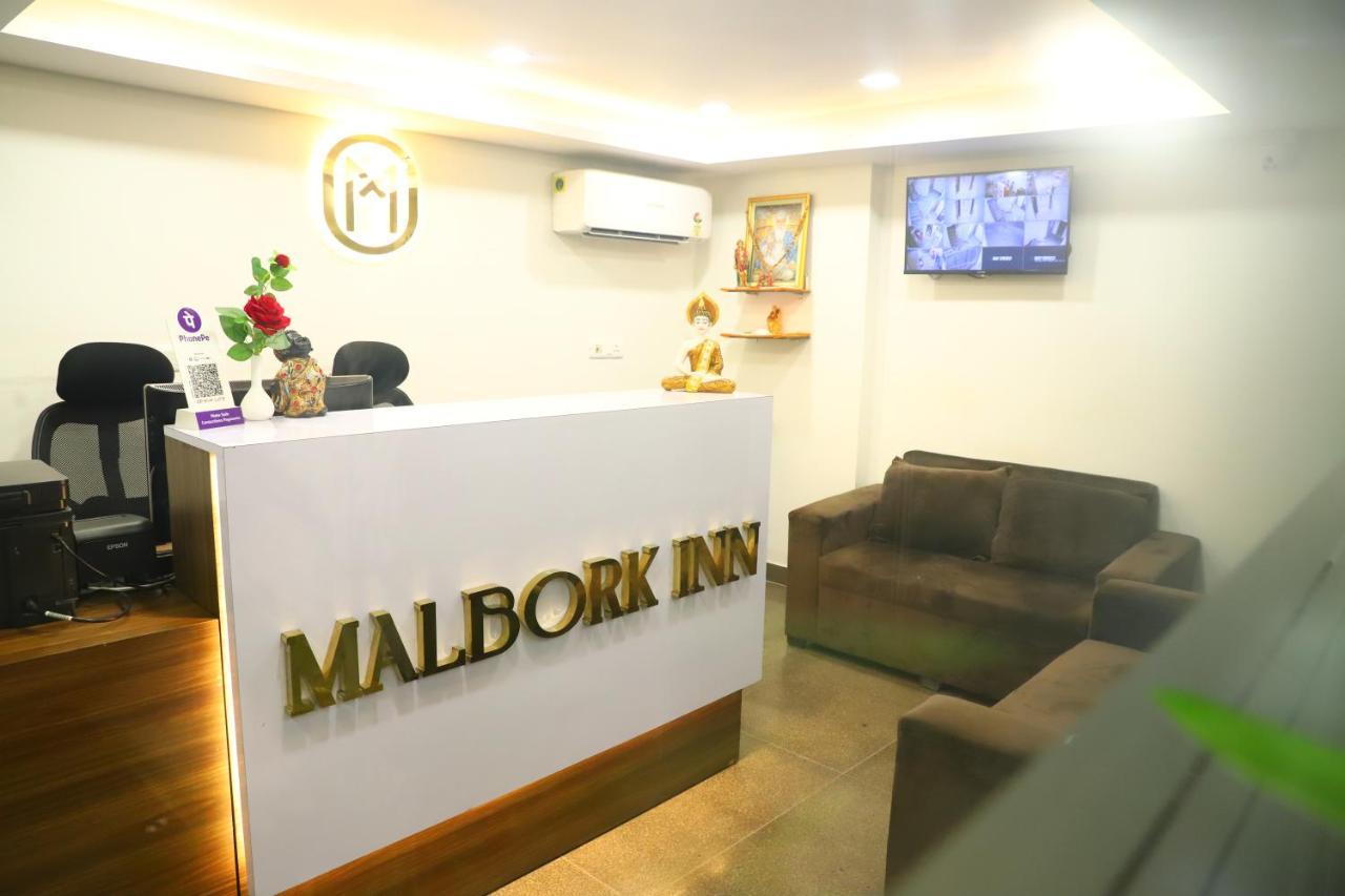 ניו דלהי Hotel Malbork Inn Rajouri Garden Delhi - Couple Friendly Local Ids Accepted מראה חיצוני תמונה